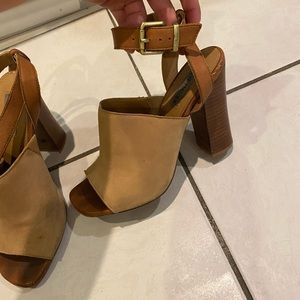 Tan Heel